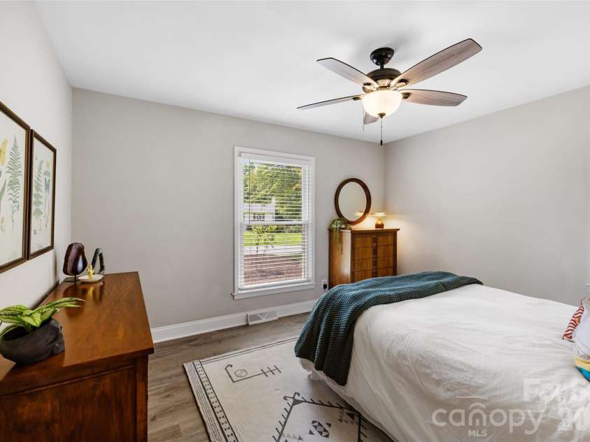 3123 Edsel Place, Charlotte, NC 28205.  MLS# CAR4411978, YatesRealty ID 44113. 