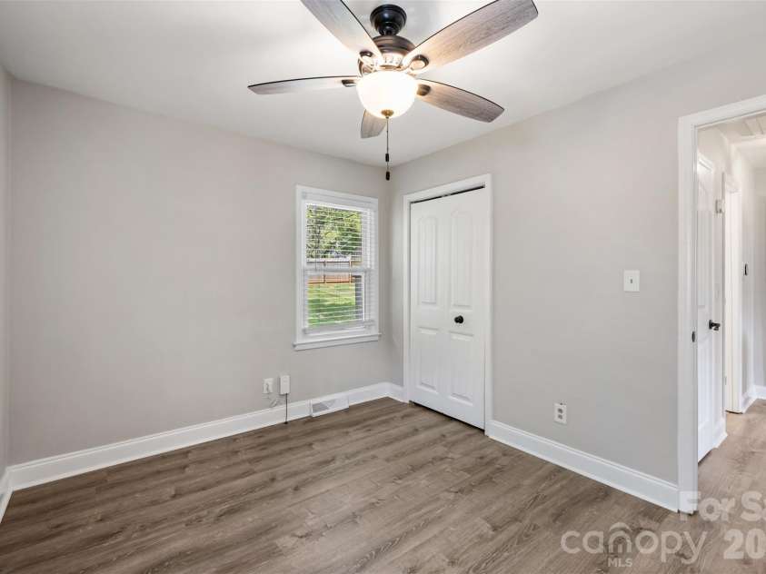 3123 Edsel Place, Charlotte, NC 28205.  MLS# CAR4411978, YatesRealty ID 44113. 