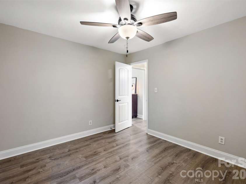 3123 Edsel Place, Charlotte, NC 28205.  MLS# CAR4411978, YatesRealty ID 44113. 