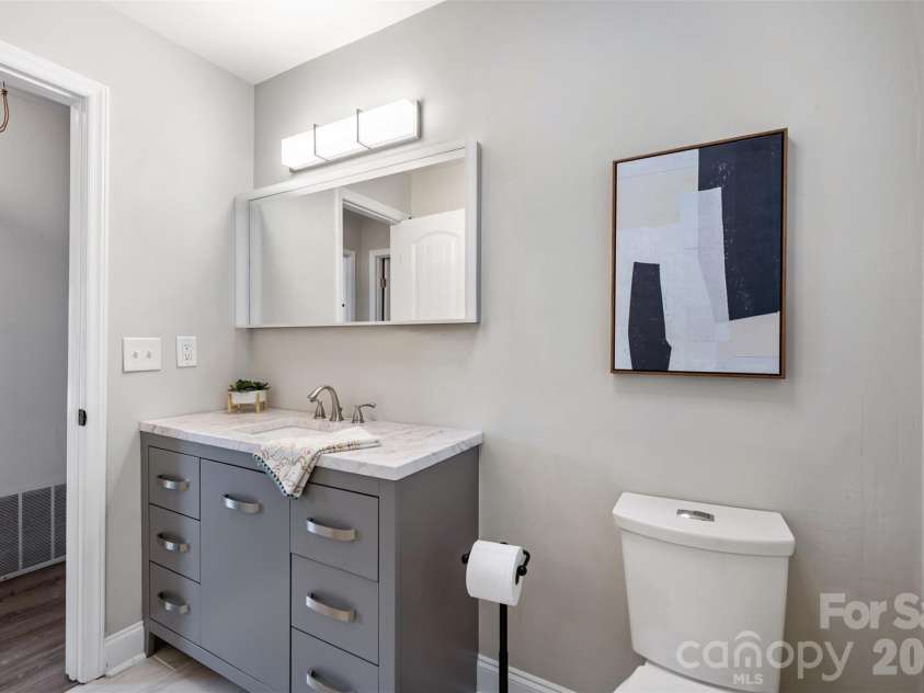 3123 Edsel Place, Charlotte, NC 28205.  MLS# CAR4411978, YatesRealty ID 44113. 