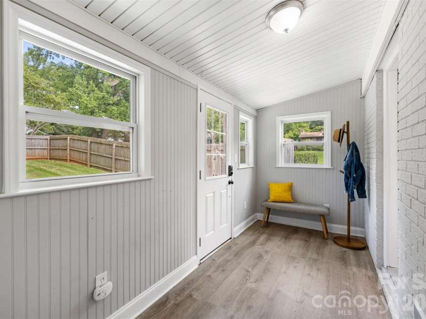 3123 Edsel Place, Charlotte, NC 28205.  MLS# CAR4411978, YatesRealty ID 44113. 