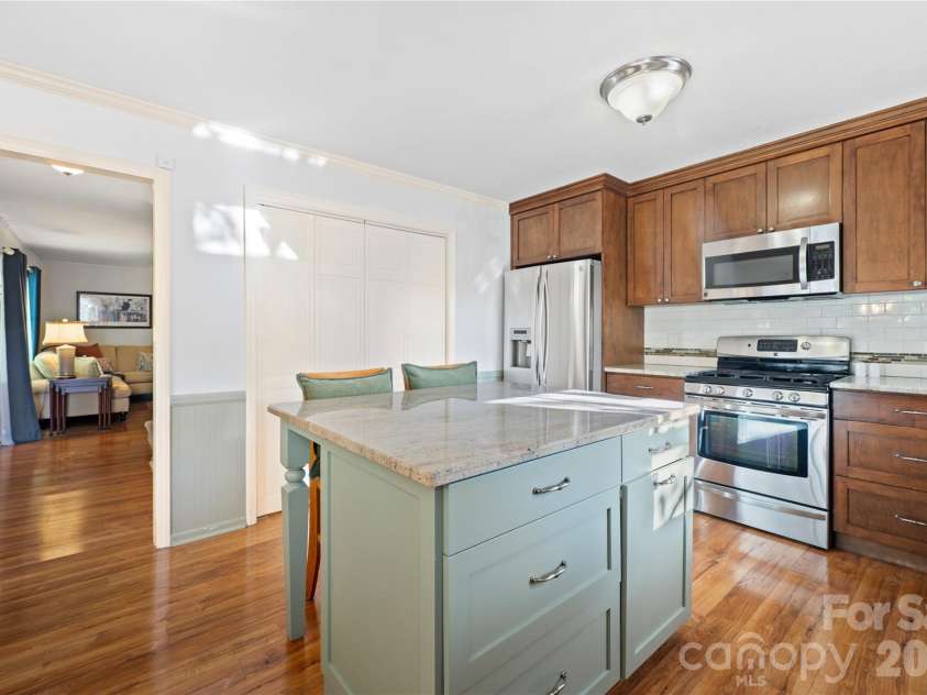 1533 Rivermont Drive, Gastonia, NC 28054.  MLS# CAR4414170, YatesRealty ID 44114. 