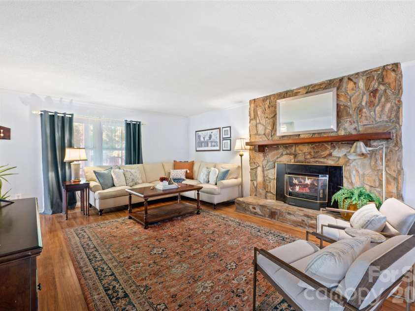 1533 Rivermont Drive, Gastonia, NC 28054.  MLS# CAR4414170, YatesRealty ID 44114. 