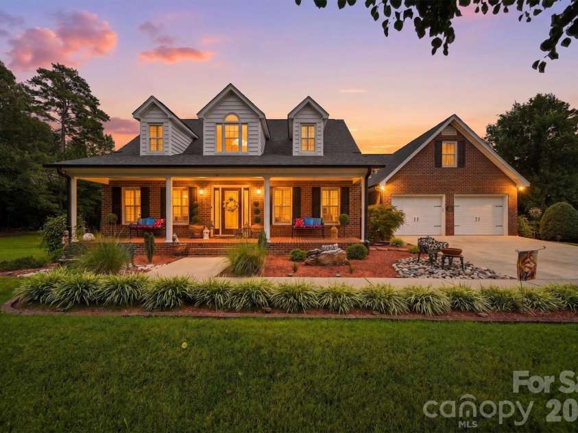 85 Charleston Court, Hickory, NC 28601.  MLS# CAR4414182, YatesRealty ID 44117. 