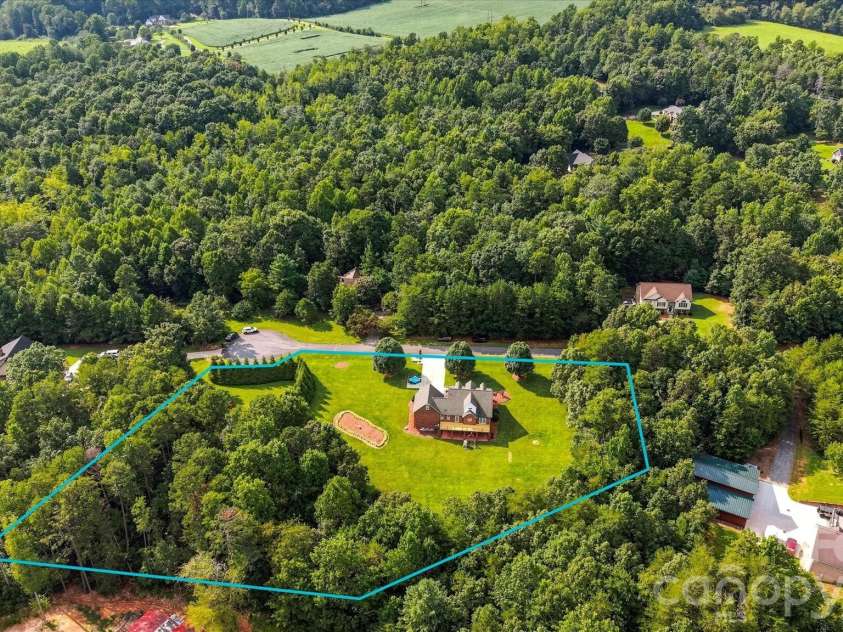 85 Charleston Court, Hickory, NC 28601.  MLS# CAR4414182, YatesRealty ID 44117. 
