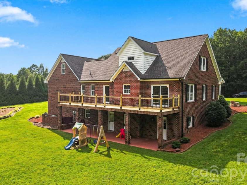 85 Charleston Court, Hickory, NC 28601.  MLS# CAR4414182, YatesRealty ID 44117. 