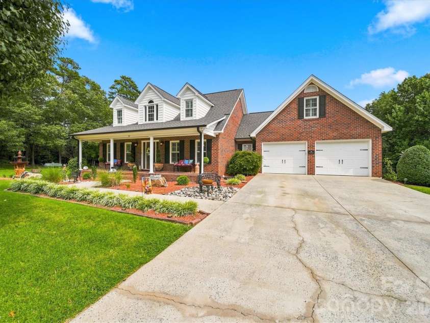85 Charleston Court, Hickory, NC 28601.  MLS# CAR4414182, YatesRealty ID 44117. 