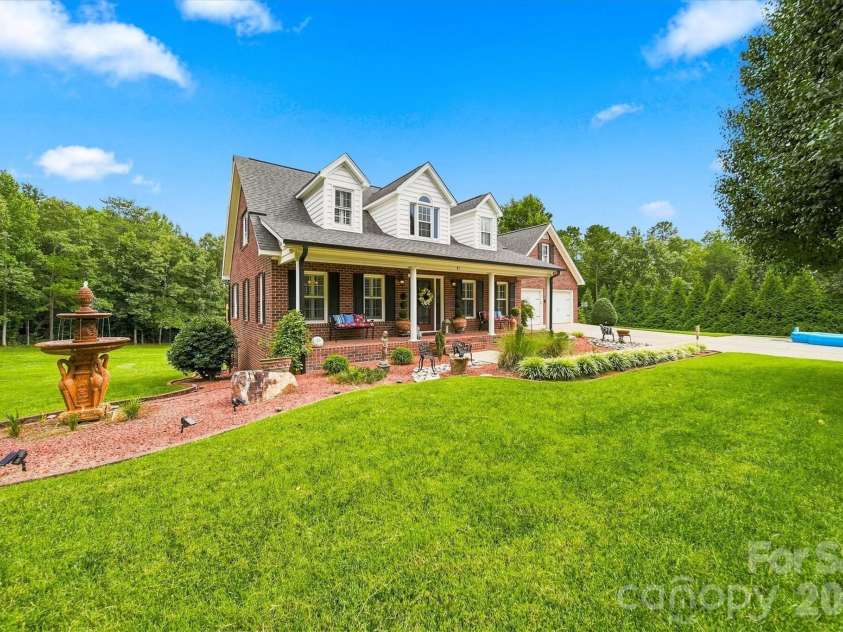 85 Charleston Court, Hickory, NC 28601.  MLS# CAR4414182, YatesRealty ID 44117. 