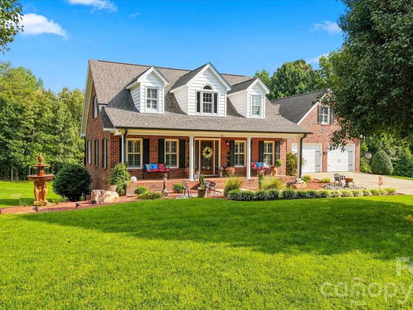 85 Charleston Court, Hickory, NC 28601.  MLS# CAR4414182, YatesRealty ID 44117. 