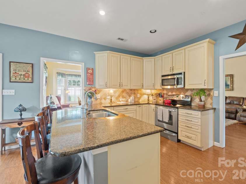 12524 Willow Grove Way, Huntersville, NC 28078.  MLS# CAR4414480, YatesRealty ID 44119. Kitchen 1