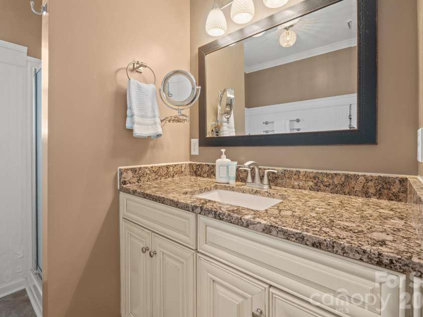 12524 Willow Grove Way, Huntersville, NC 28078.  MLS# CAR4414480, YatesRealty ID 44119. Primary bath 1