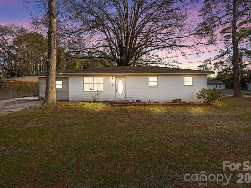 151 Central Avenue, Norwood, NC 28128.  MLS# CAR4336981, YatesRealty ID 4412. 