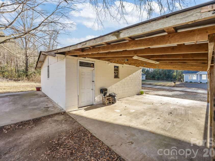 151 Central Avenue, Norwood, NC 28128.  MLS# CAR4336981, YatesRealty ID 4412. 