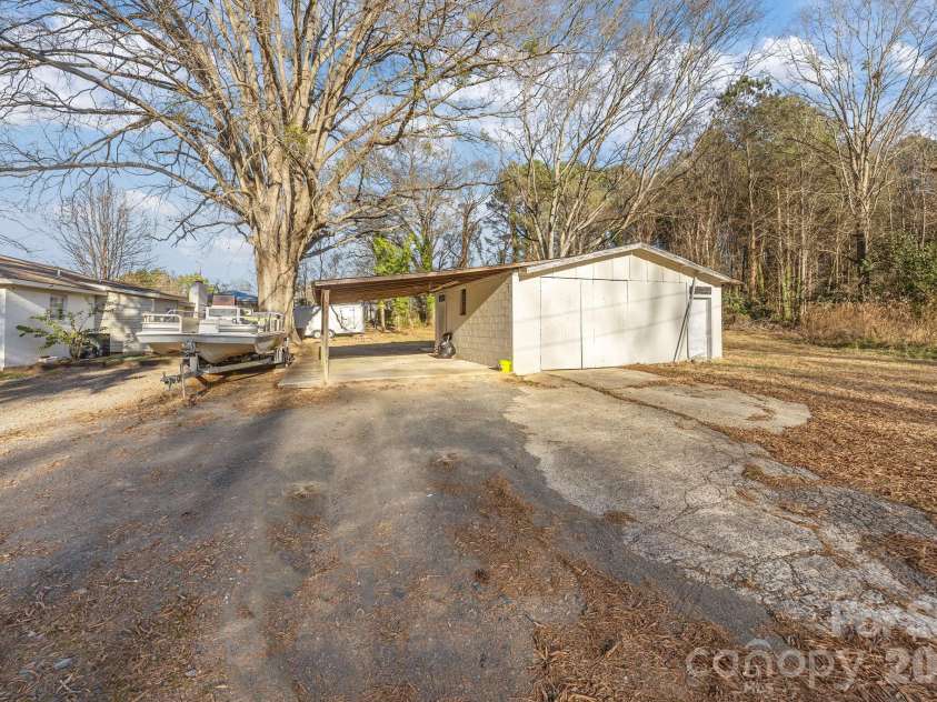 151 Central Avenue, Norwood, NC 28128.  MLS# CAR4336981, YatesRealty ID 4412. 