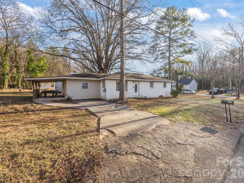 151 Central Avenue, Norwood, NC 28128.  MLS# CAR4336981, YatesRealty ID 4412. 