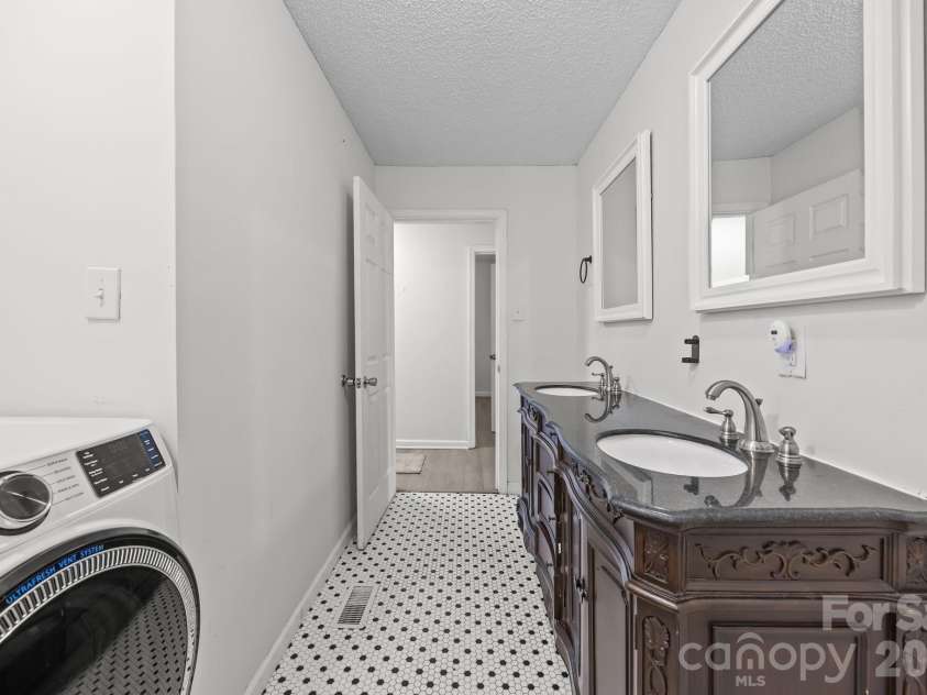 151 Central Avenue, Norwood, NC 28128.  MLS# CAR4336981, YatesRealty ID 4412. 