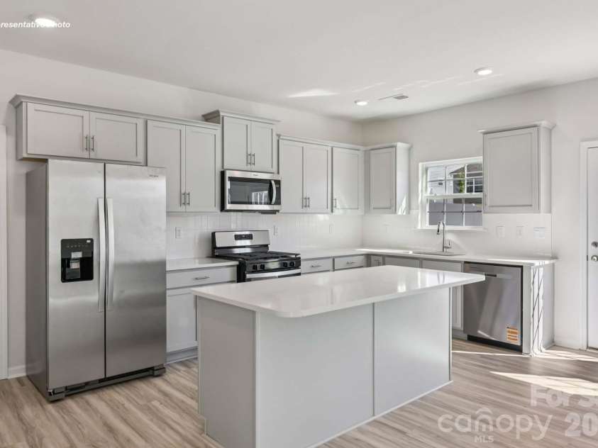 583 Dazzle Loop, Newton, NC 28658.  MLS# CAR4358377, YatesRealty ID 4412. 