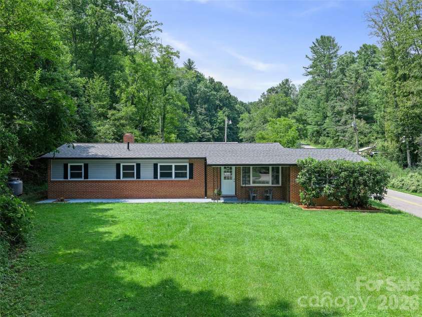 101 Sam Robertson Road, Burnsville, NC 28714.  MLS# CAR4414311, YatesRealty ID 44120. 