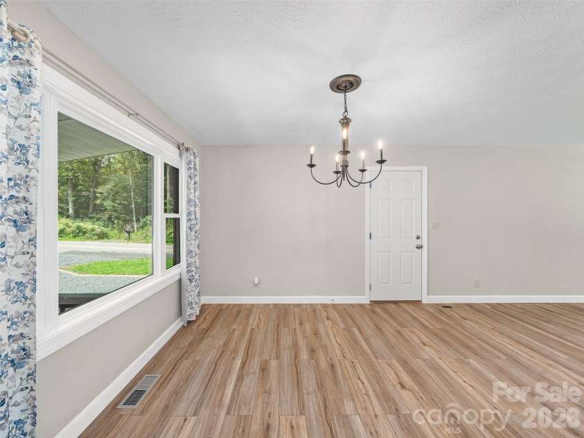 101 Sam Robertson Road, Burnsville, NC 28714.  MLS# CAR4414311, YatesRealty ID 44120. 