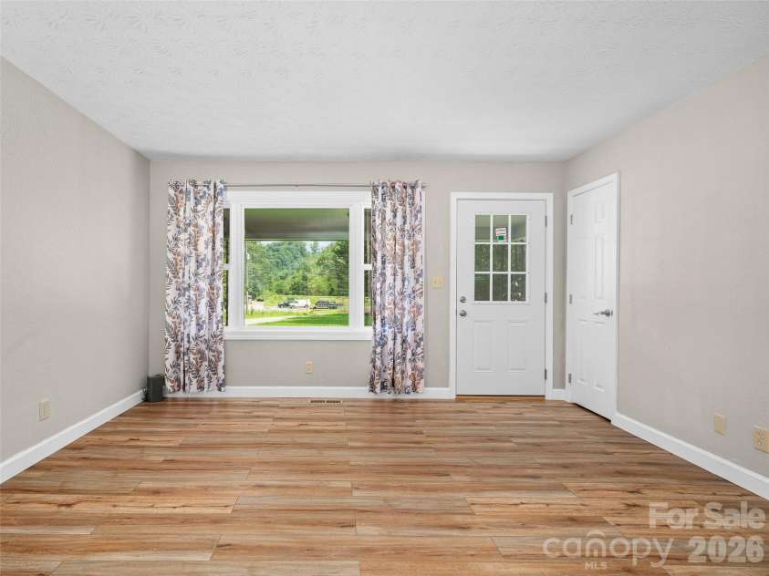 101 Sam Robertson Road, Burnsville, NC 28714.  MLS# CAR4414311, YatesRealty ID 44120. 