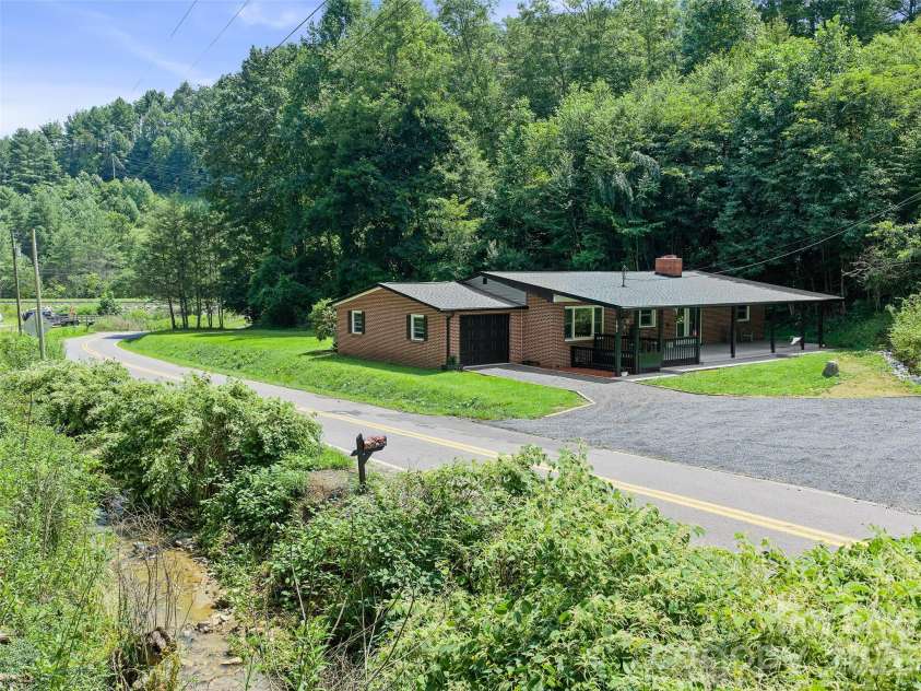 101 Sam Robertson Road, Burnsville, NC 28714.  MLS# CAR4414311, YatesRealty ID 44120. 