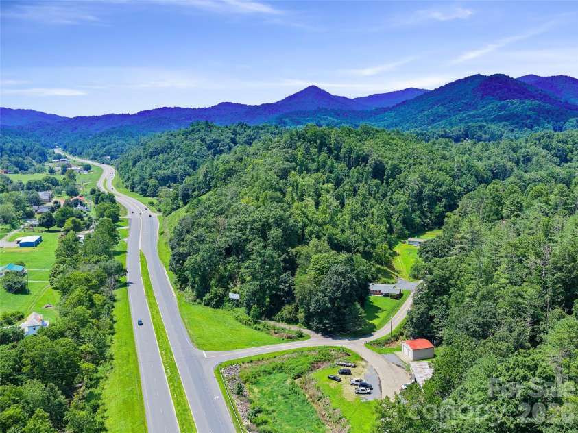 101 Sam Robertson Road, Burnsville, NC 28714.  MLS# CAR4414311, YatesRealty ID 44120. 