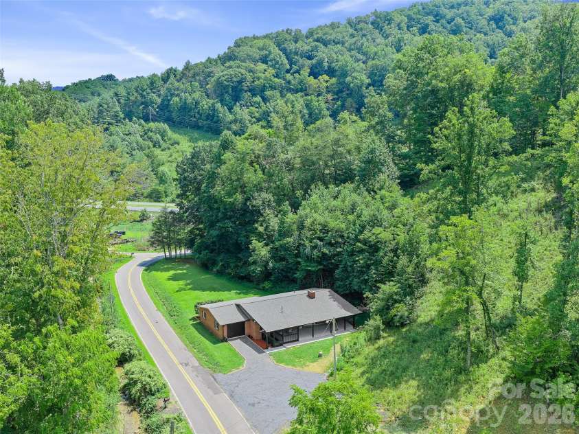 101 Sam Robertson Road, Burnsville, NC 28714.  MLS# CAR4414311, YatesRealty ID 44120. 