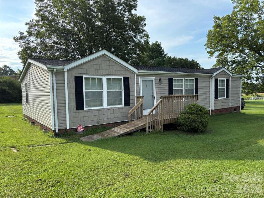 93 Ervin Lane, Hiddenite, NC 28636.  MLS# CAR4407263, YatesRealty ID 44122. 