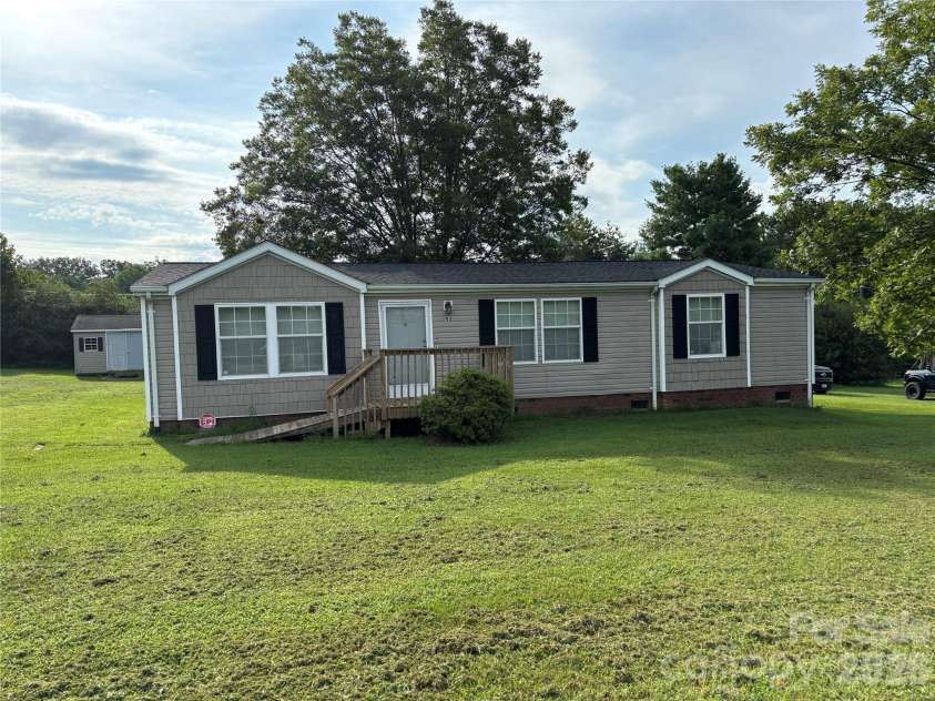 93 Ervin Lane, Hiddenite, NC 28636.  MLS# CAR4407263, YatesRealty ID 44122. 