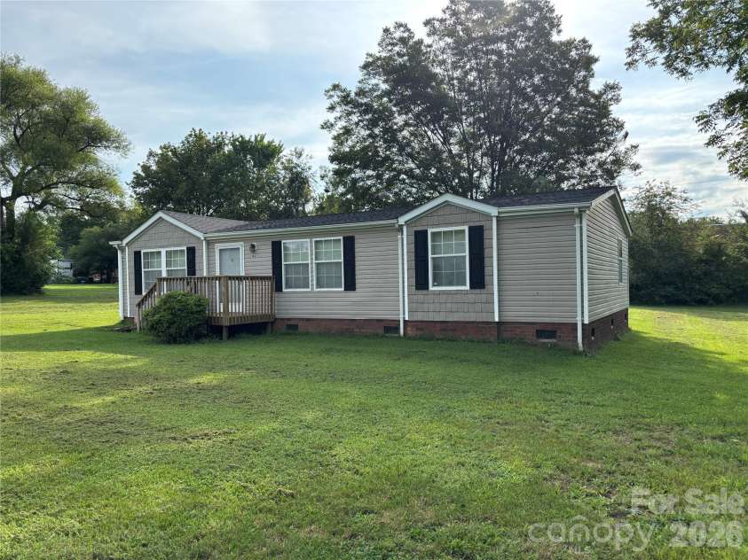 93 Ervin Lane, Hiddenite, NC 28636.  MLS# CAR4407263, YatesRealty ID 44122. 