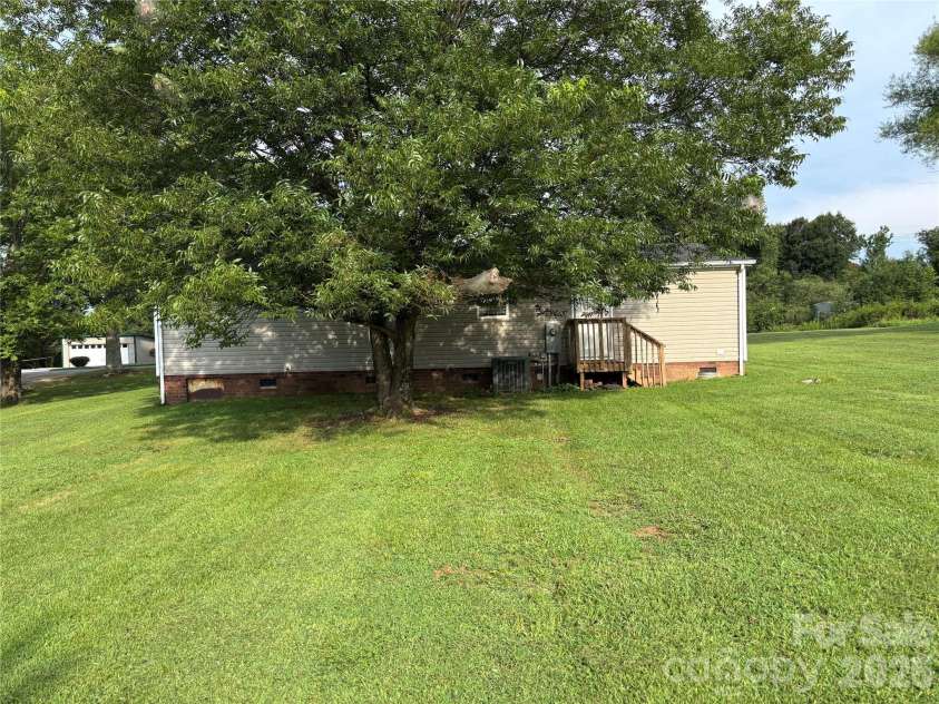 93 Ervin Lane, Hiddenite, NC 28636.  MLS# CAR4407263, YatesRealty ID 44122. 