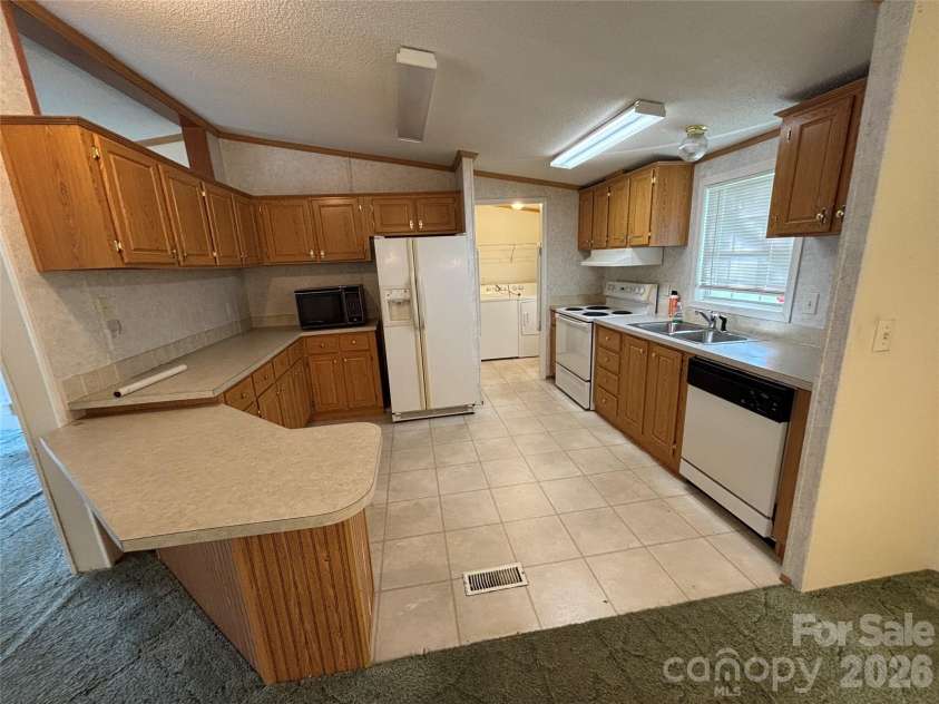 93 Ervin Lane, Hiddenite, NC 28636.  MLS# CAR4407263, YatesRealty ID 44122. 