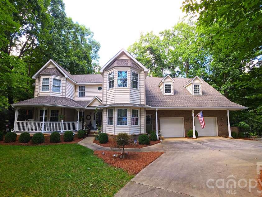 4721 Kuykendall Road, Charlotte, NC 28270.  MLS# CAR4413764, YatesRealty ID 44123. 