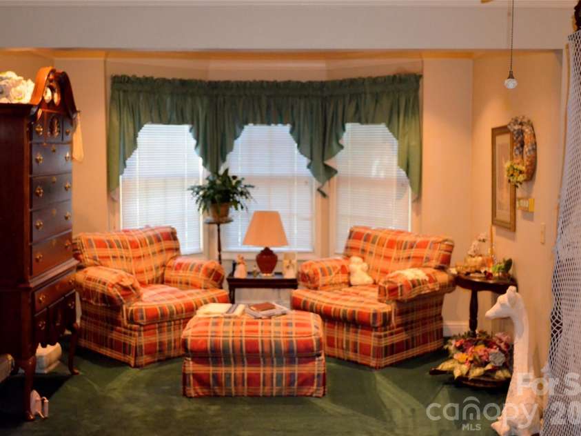 4721 Kuykendall Road, Charlotte, NC 28270.  MLS# CAR4413764, YatesRealty ID 44123. Primary Sitting area