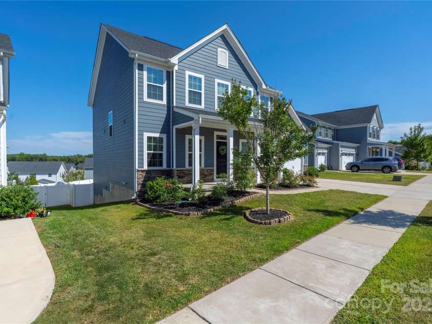 11215 Vanguard Parkway, Huntersville, NC 28078.  MLS# CAR4303580, YatesRealty ID 44124. 