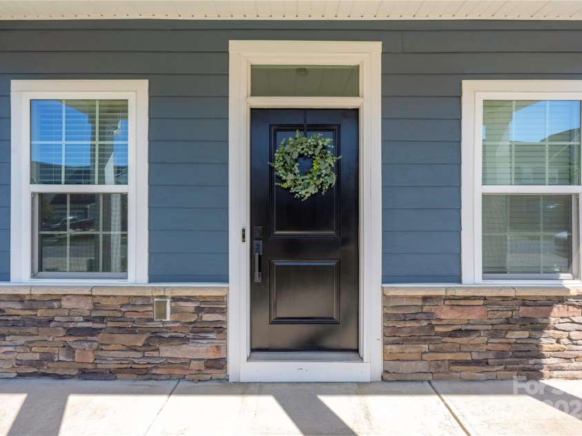 11215 Vanguard Parkway, Huntersville, NC 28078.  MLS# CAR4303580, YatesRealty ID 44124. 