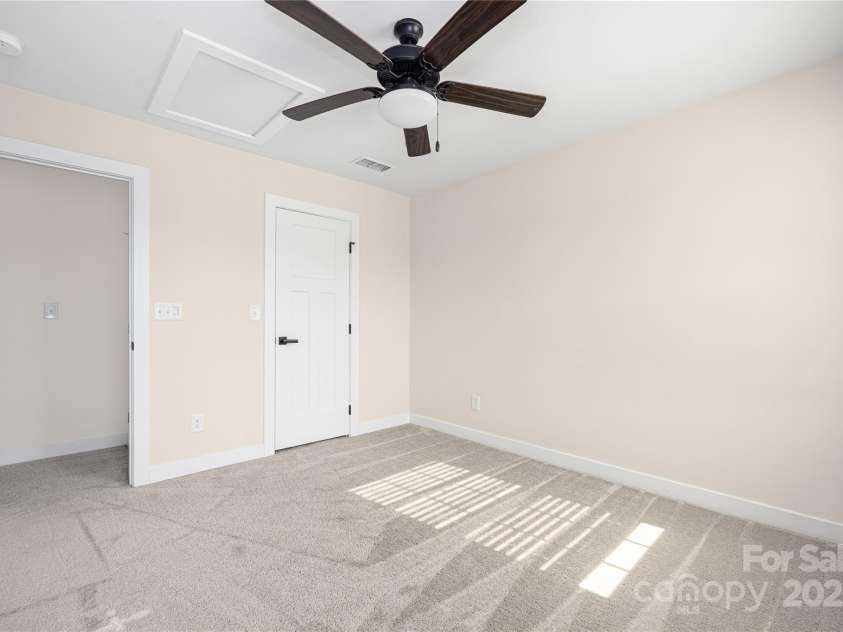 11215 Vanguard Parkway, Huntersville, NC 28078.  MLS# CAR4303580, YatesRealty ID 44124. 