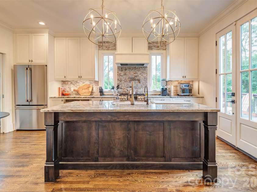 43 Walton Street, Asheville, NC 28801.  MLS# CAR4414367, YatesRealty ID 44124. 