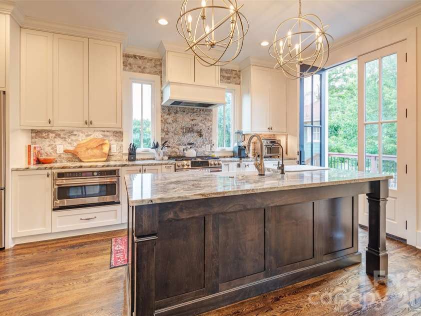 43 Walton Street, Asheville, NC 28801.  MLS# CAR4414367, YatesRealty ID 44124. 