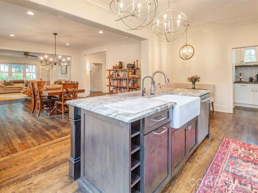 43 Walton Street, Asheville, NC 28801.  MLS# CAR4414367, YatesRealty ID 44124. 