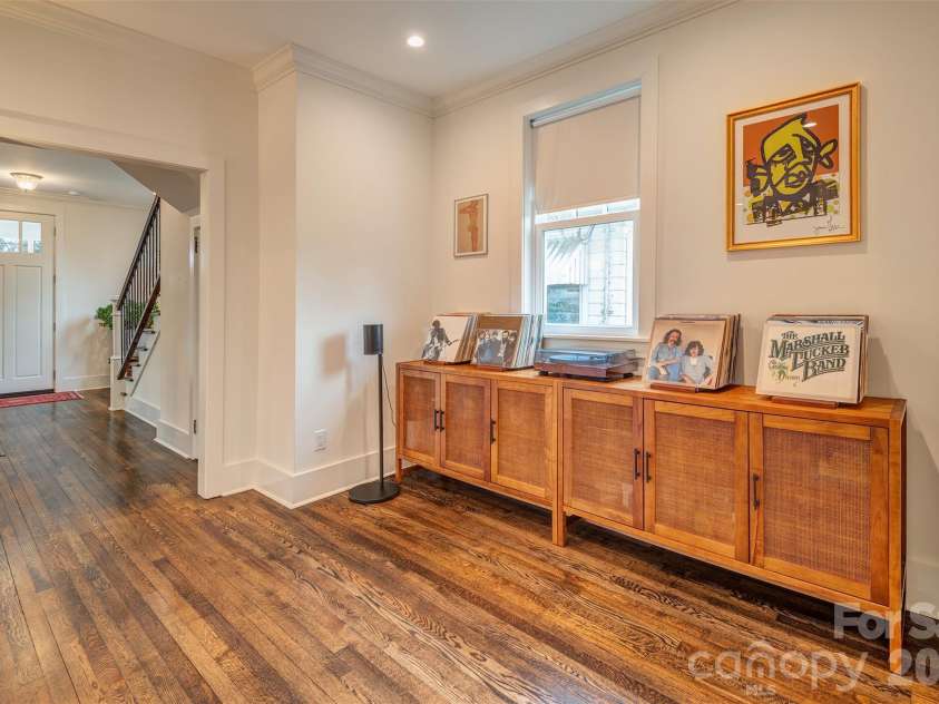 43 Walton Street, Asheville, NC 28801.  MLS# CAR4414367, YatesRealty ID 44124. 