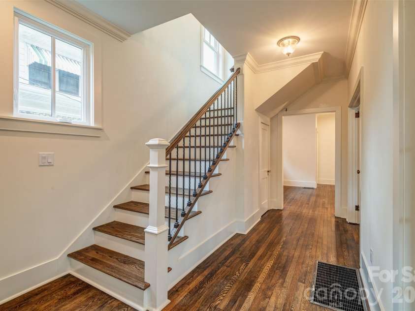 43 Walton Street, Asheville, NC 28801.  MLS# CAR4414367, YatesRealty ID 44124. 