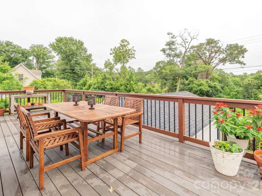 43 Walton Street, Asheville, NC 28801.  MLS# CAR4414367, YatesRealty ID 44124. 