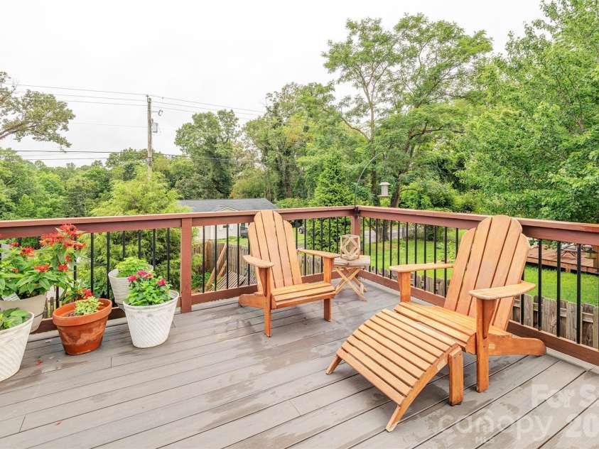 43 Walton Street, Asheville, NC 28801.  MLS# CAR4414367, YatesRealty ID 44124. 