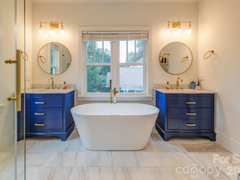 43 Walton Street, Asheville, NC 28801.  MLS# CAR4414367, YatesRealty ID 44124. Primary bath 2 separate sinks
