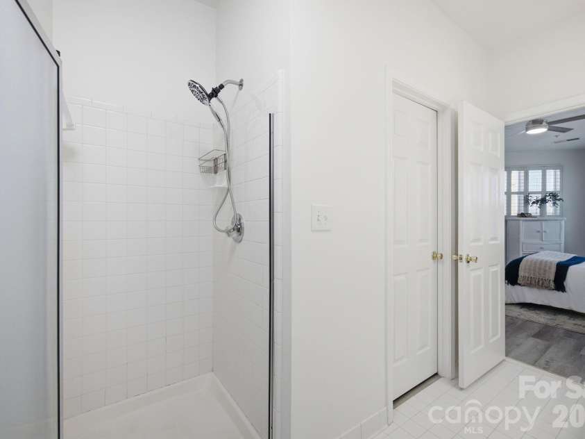 915 Northeast Drive, Davidson, NC 28036.  MLS# CAR4396238, YatesRealty ID 44126. Separate shower