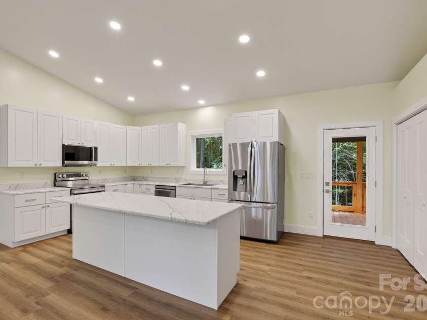 1008 Bell Mountain Road, Zirconia, NC 28790.  MLS# CAR4407045, YatesRealty ID 44128. Kitchen