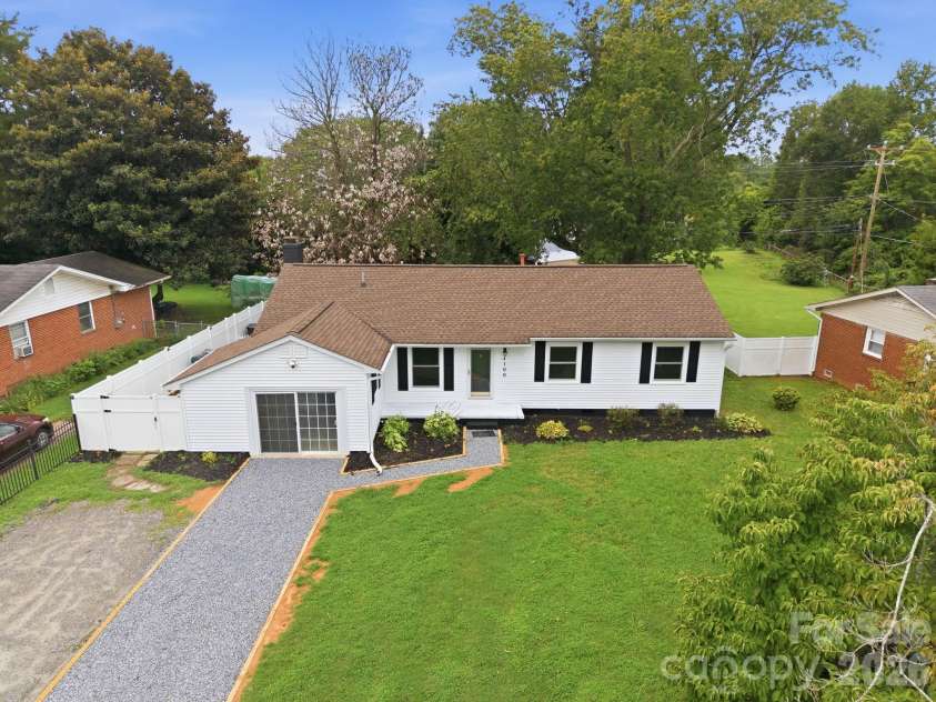 4100 Sudbury Road, Charlotte, NC 28205.  MLS# CAR4412005, YatesRealty ID 44129. 
