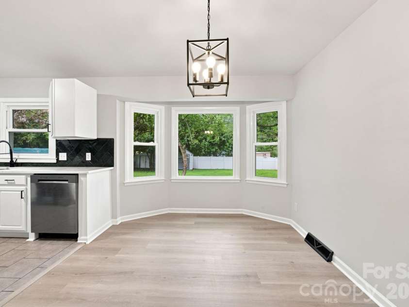 4100 Sudbury Road, Charlotte, NC 28205.  MLS# CAR4412005, YatesRealty ID 44129. 