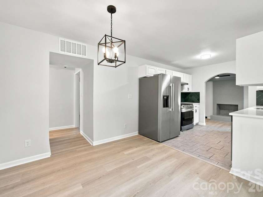 4100 Sudbury Road, Charlotte, NC 28205.  MLS# CAR4412005, YatesRealty ID 44129. 